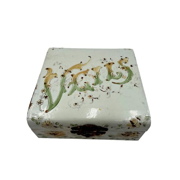 Antique White Victorian Decorative Celluloid Veil Box Floral Embossing Hinged Li - Picture 1 of 8